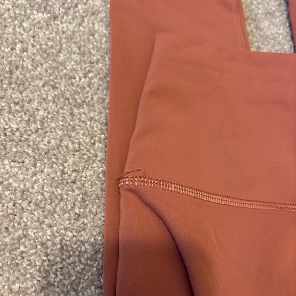 Lululemon - Picture 3 of 3